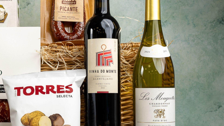 Wine hampers uk top