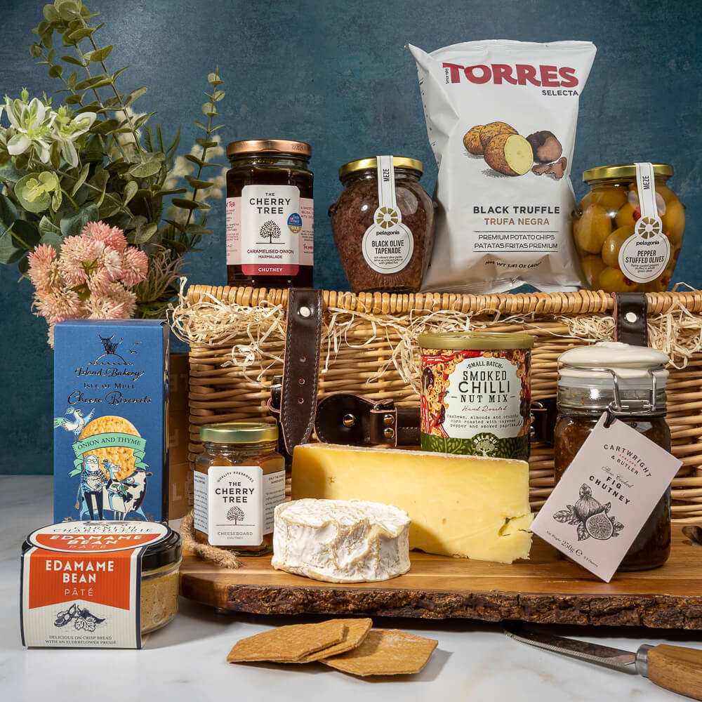 Exquisite Cheese & Savoury Hamper